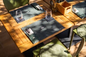 2 restaurants, breakfast, lunch, dinner served; Mediterranean cuisine