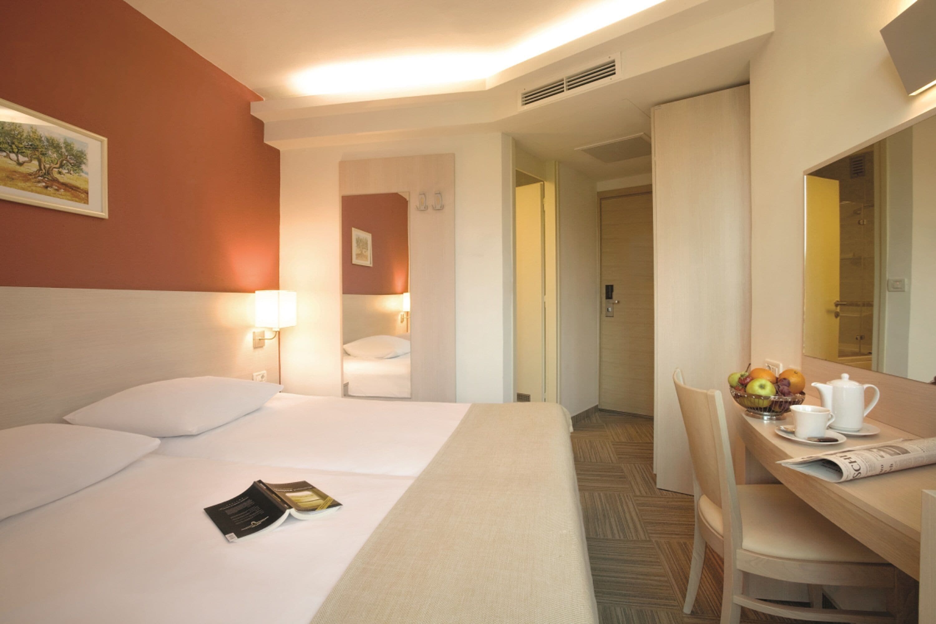 minibar, in-room safe, desk, free wifi