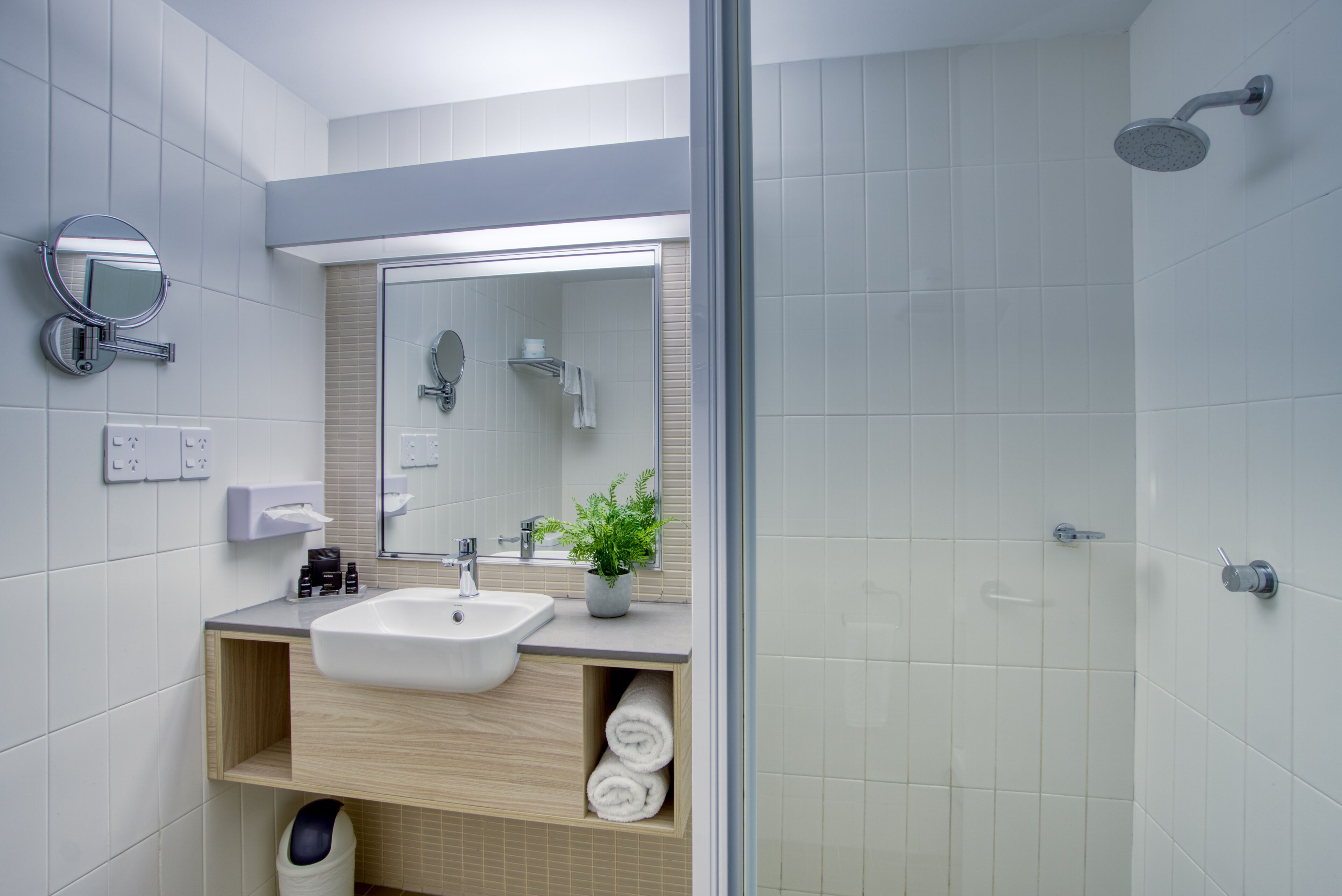 shower, free toiletries, hair dryer, towels