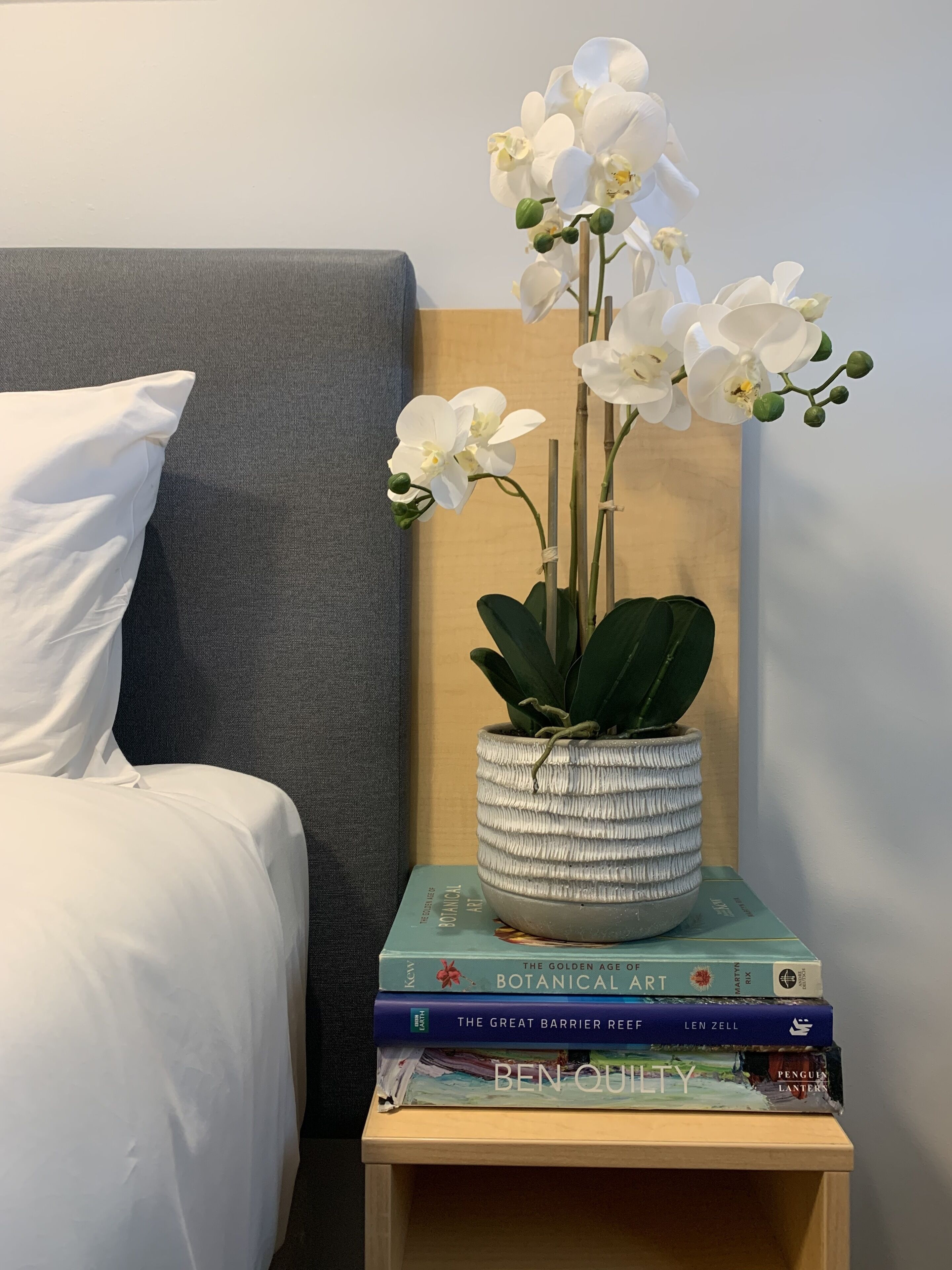 deluxe room, 1 queen bed | 1 bedroom, pillow-top beds, desk, iron/ironing board