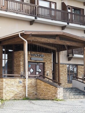 Front of property - Santa's Hotel Tunturi (Saariselka)