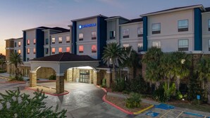 Unclassified image, 2 of 64, button - Wyndham Lake Charles (Lake Charles)