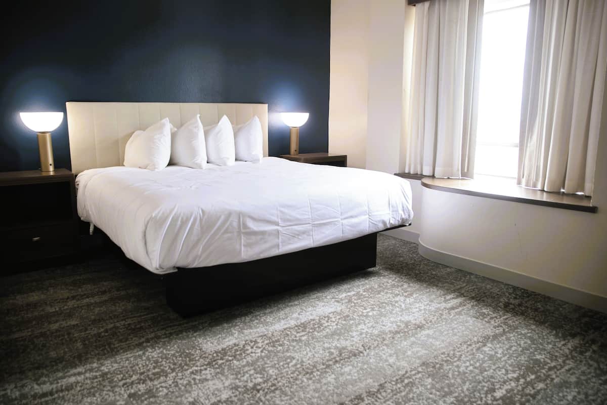 Egyptian cotton sheets, premium bedding, down comforters, desk