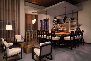 Bar (trong khuôn viên)