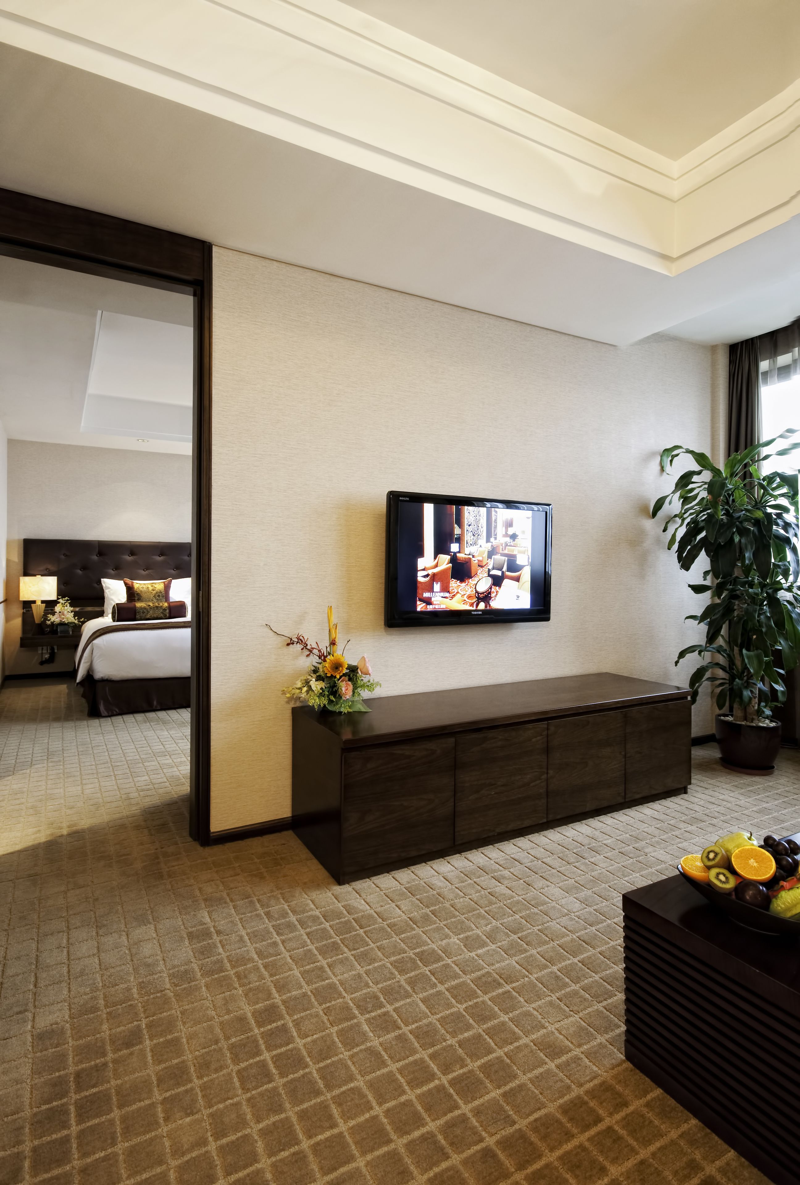 Suite – business | Sengetøy av topp kvalitet, minibar, safe på rommet og skrivebord