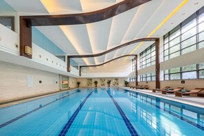 Indoor pool, sun loungers, lifeguards on site - Millennium Hotel Wuxi (Wuxi)