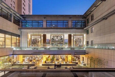 Property entrance. Millennium Hotel Wuxi