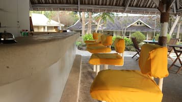 Poolside bar