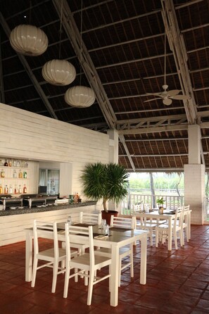 Se sirven desayunos, comidas, cenas y cocina internacional 