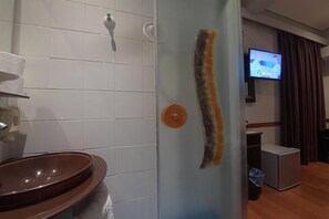 Single Room | Bathroom | Hair dryer, towels, soap, shampoo - Ephira Hotel (Corinth)