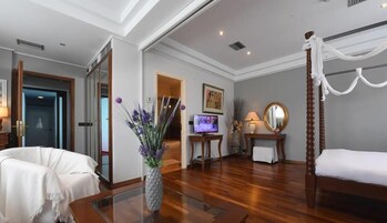 Caja de seguridad en la habitación, escritorio y wifi gratis