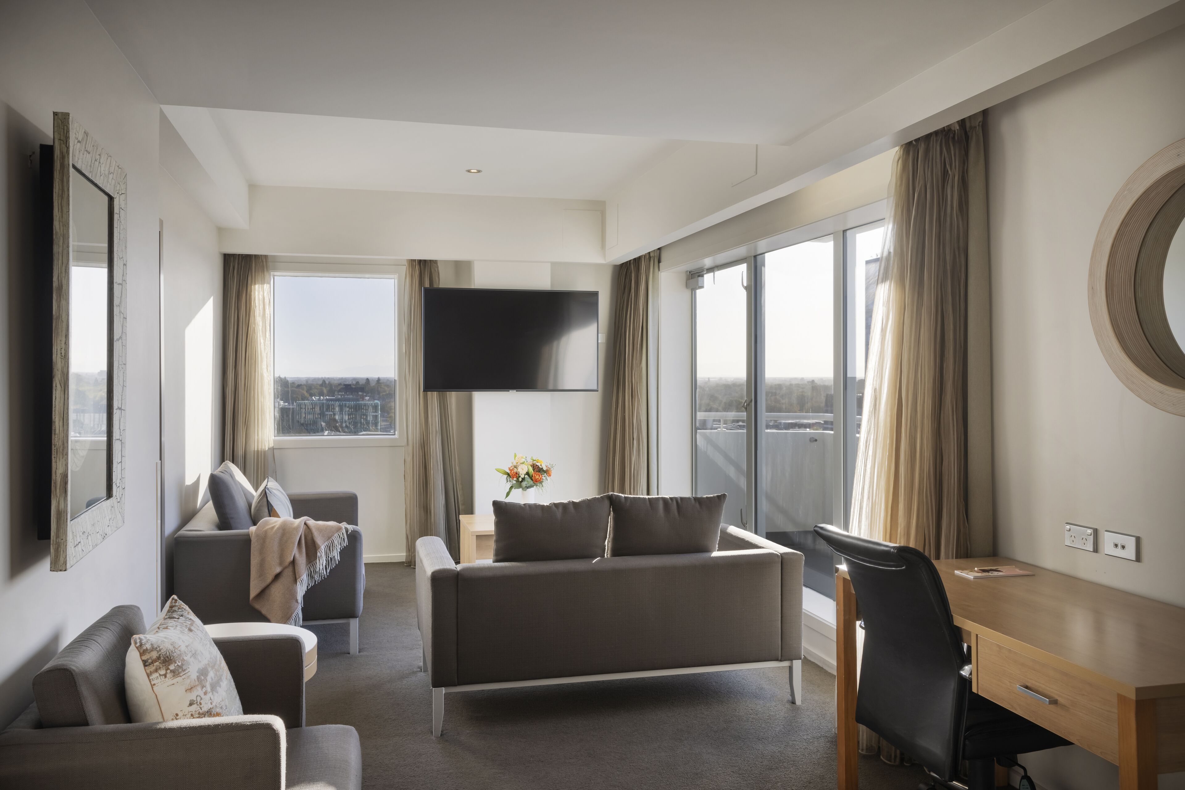 1-bedroom suite | 2 bedrooms, minibar, in-room safe, desk