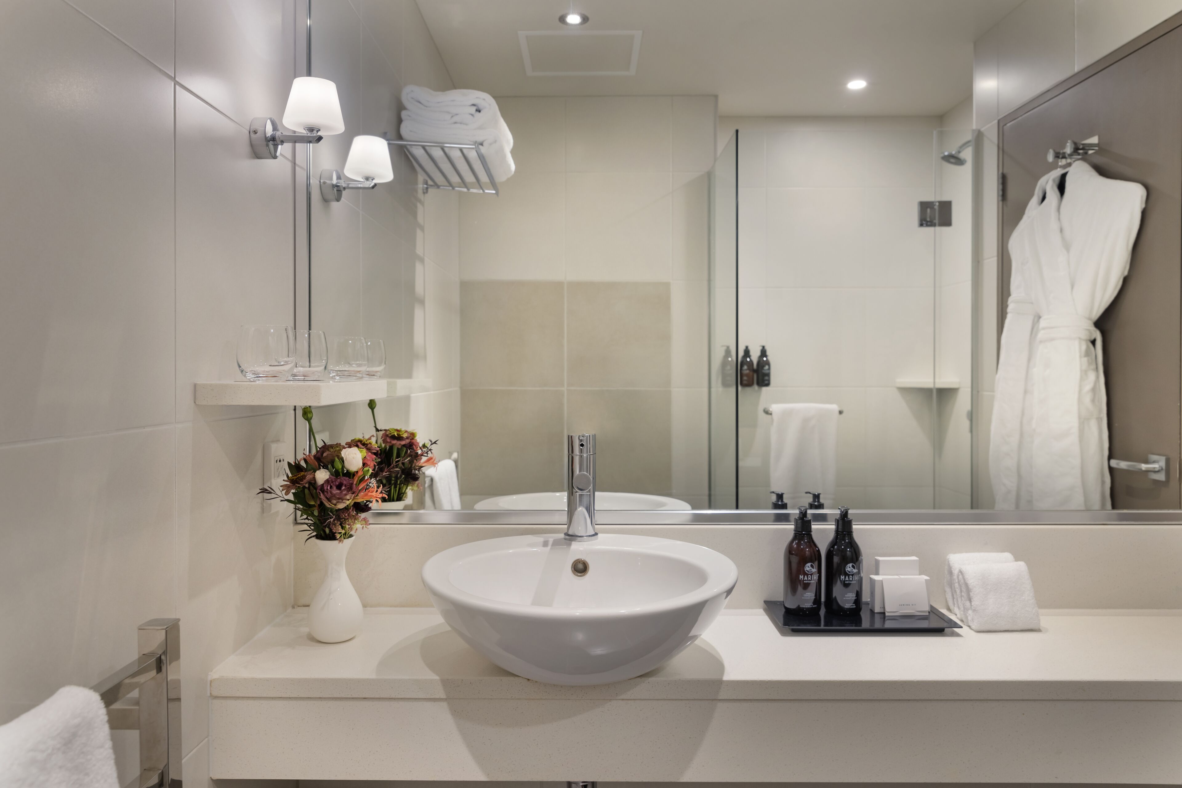 shower, free toiletries, hair dryer, towels