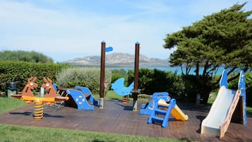 Children’s play area – outdoor