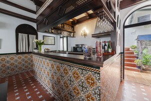 Bar (en la propiedad)