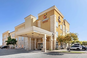 Exterior - Comfort Suites West Dallas - Cockrell Hill (Dallas)