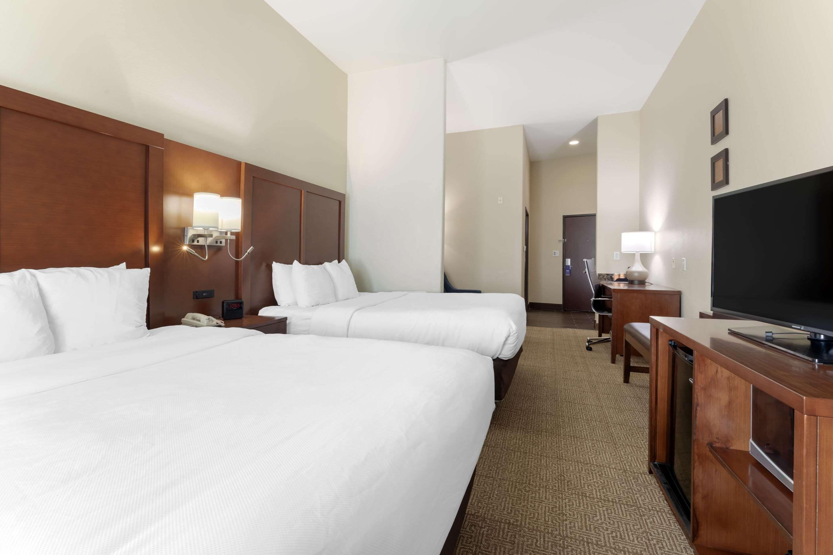 in-room safe, desk, iron/ironing board, free wifi