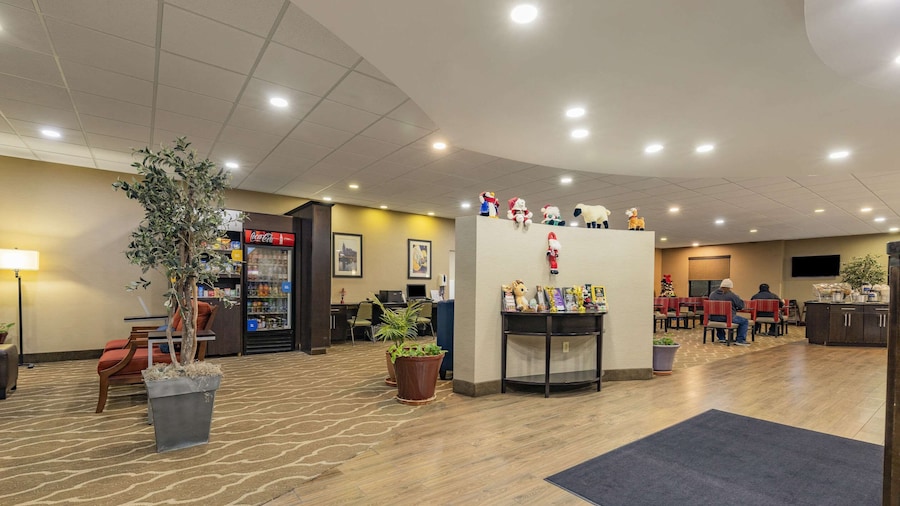Comfort Suites Nashville near Percy Priest Lake