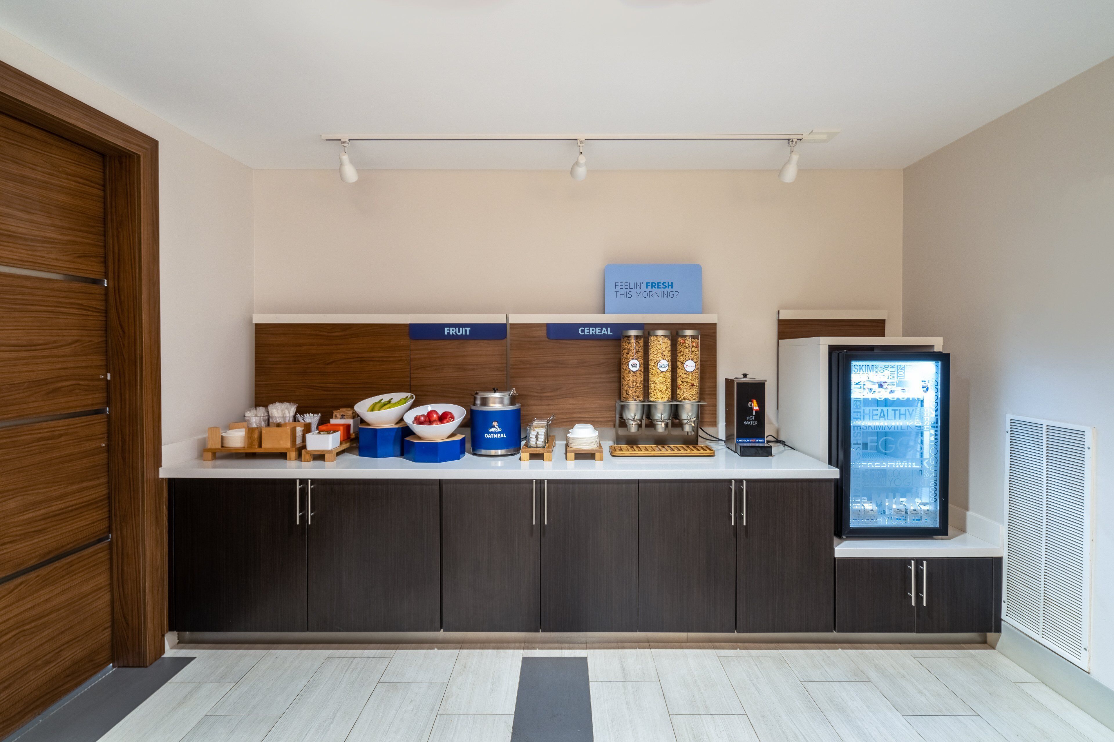 free buffet breakfast