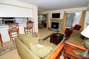 2-Bedroom Condo | Individually decorated, individually furnished, iron/ironing board - Discovery 4 (Mammoth Lakes)