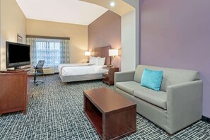 Deluxe Room, 1 King Bed, Accessible, Non Smoking (Bathtub w/ Grab Bars) | Premium bedding, desk, blackout curtains, iron/ironing board - La Quinta Inn & Suites by Wyndham Oklahoma City -Yukon (Yukon)