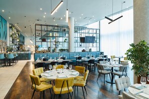 Café da manhã e jantar