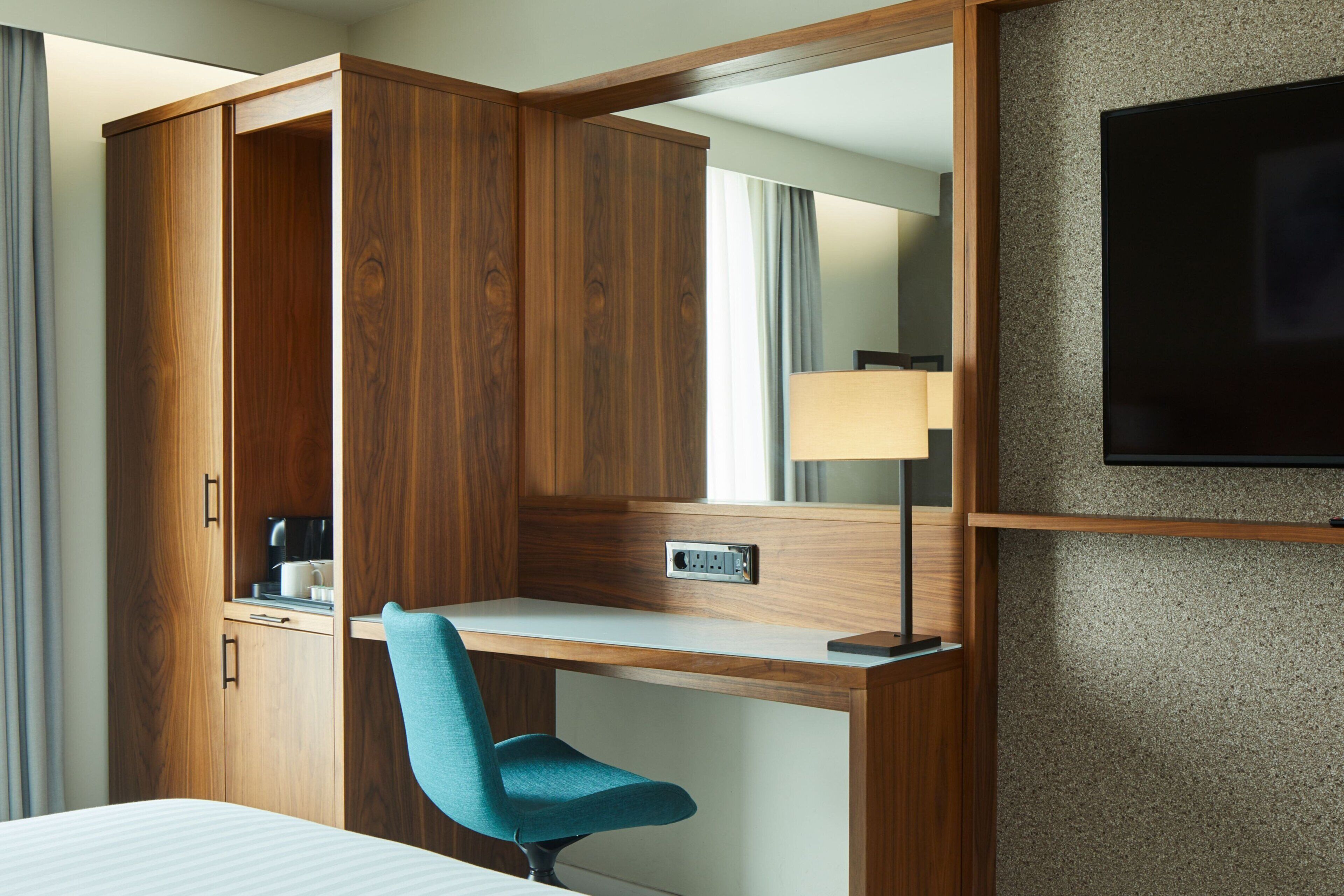 Photo - Courtyard by Marriott London Gatwick Airport
