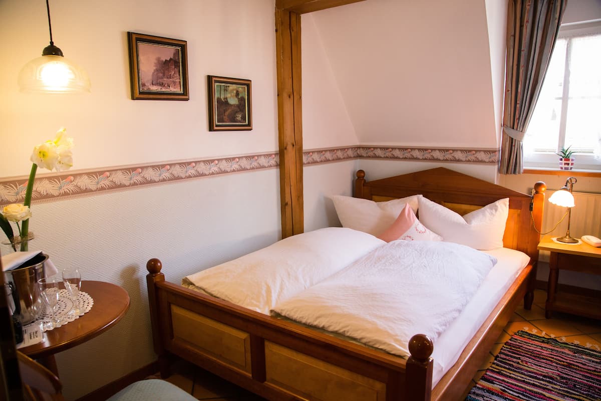 Singola Standard, bagno privato | 1 camera, biancheria da letto di alta qualità, copriletto in piuma