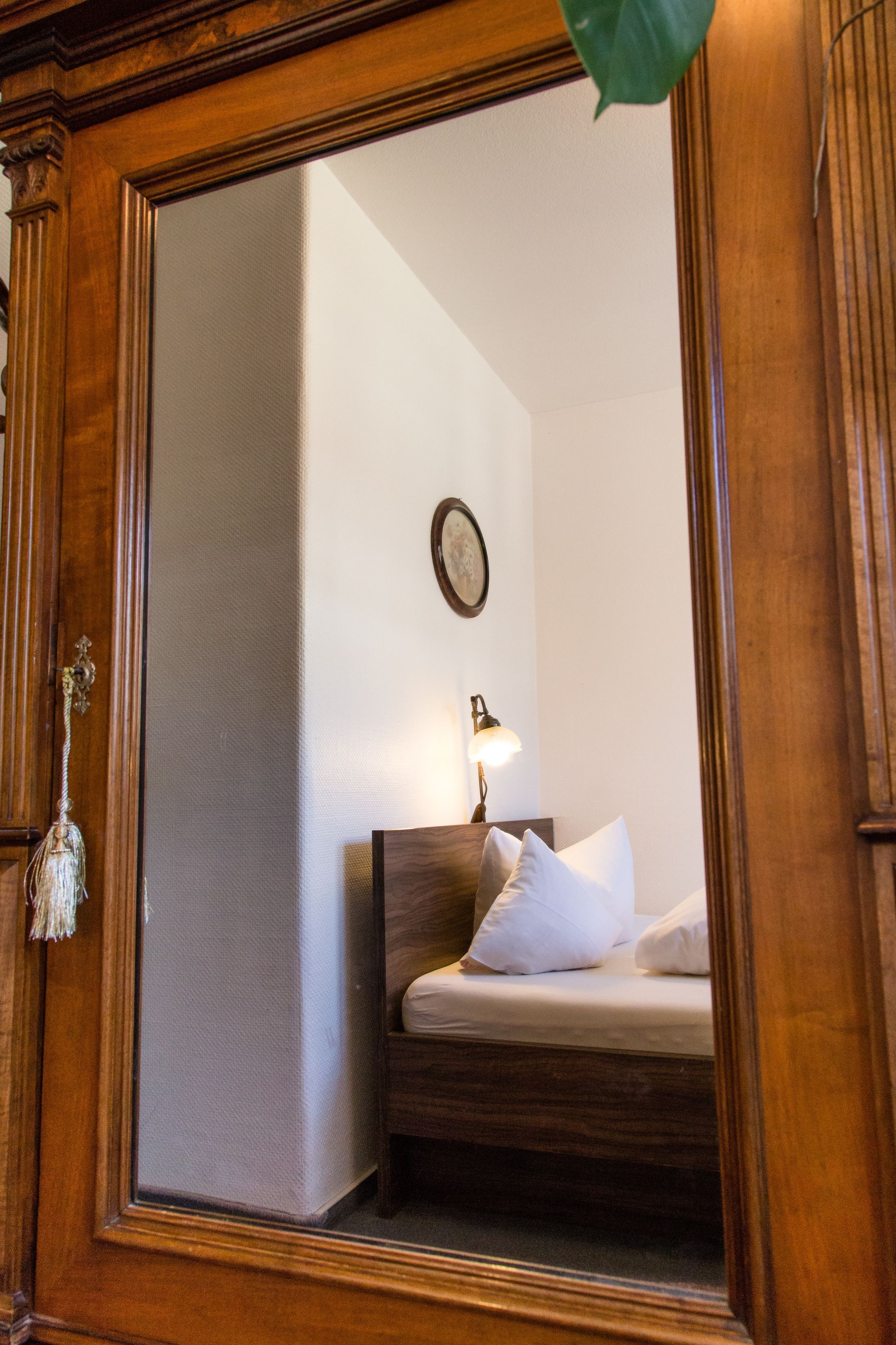 standard single room, private bathroom | 1 bedroom, premium bedding, down duvets, pillow-top beds