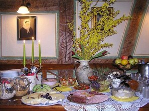 Desayuno buffet (EUR 10 por persona)