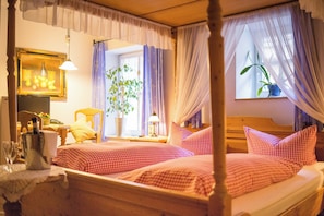 Habitación Confort doble | 1 dormitorio, ropa de cama de alta calidad, edredones de plumas