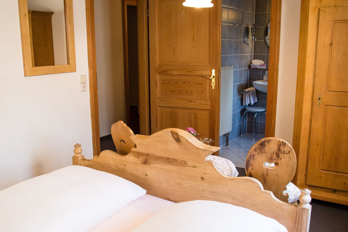 standard double room, private bathroom | 1 bedroom, premium bedding, down duvets, pillow-top beds