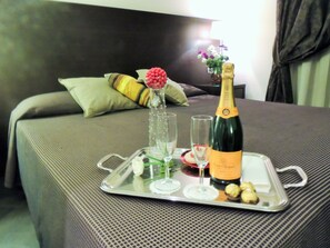 Room service – dining - Florida rooms - comfort Hotel (Rome)