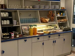 Buffet - Hotel Wasserburg (Munich)