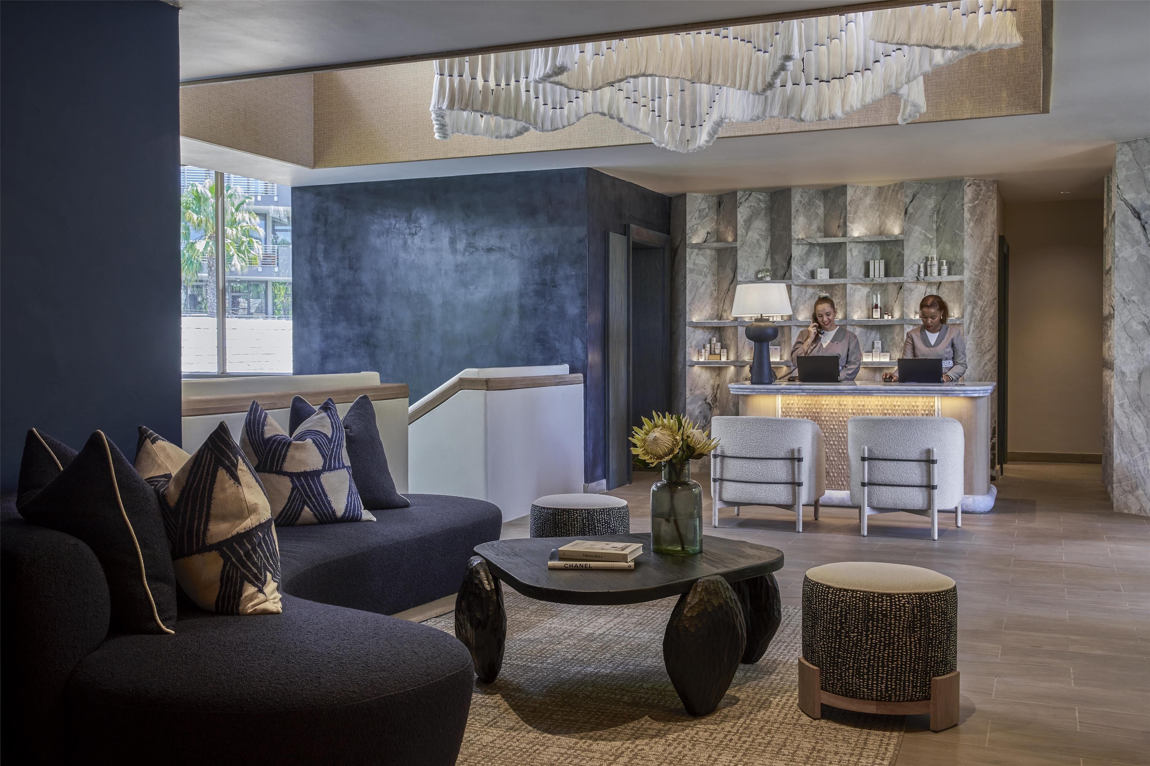 Couples treatment room(s), sauna, hot tub, steam room