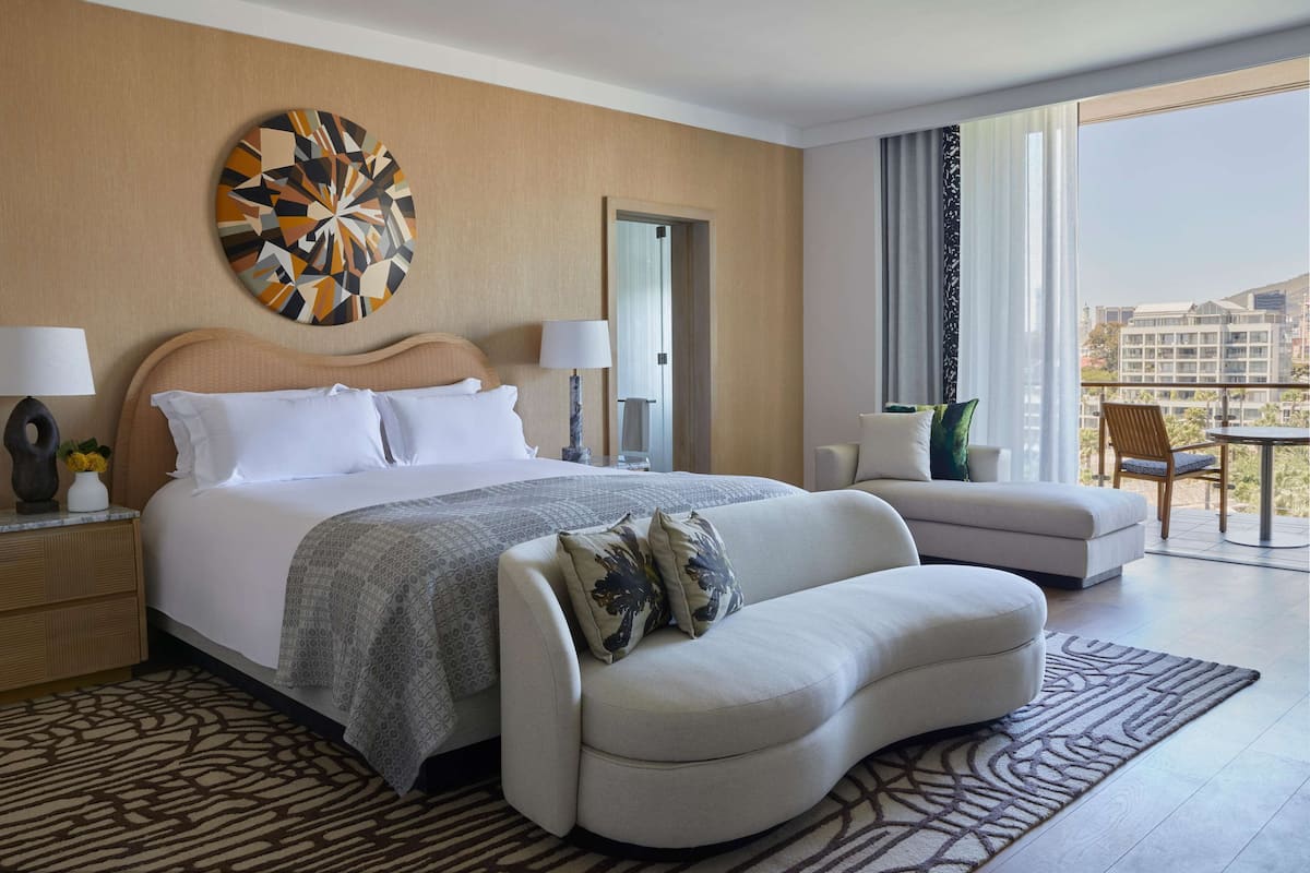 1 bedroom, premium bedding, down comforters, pillowtop beds