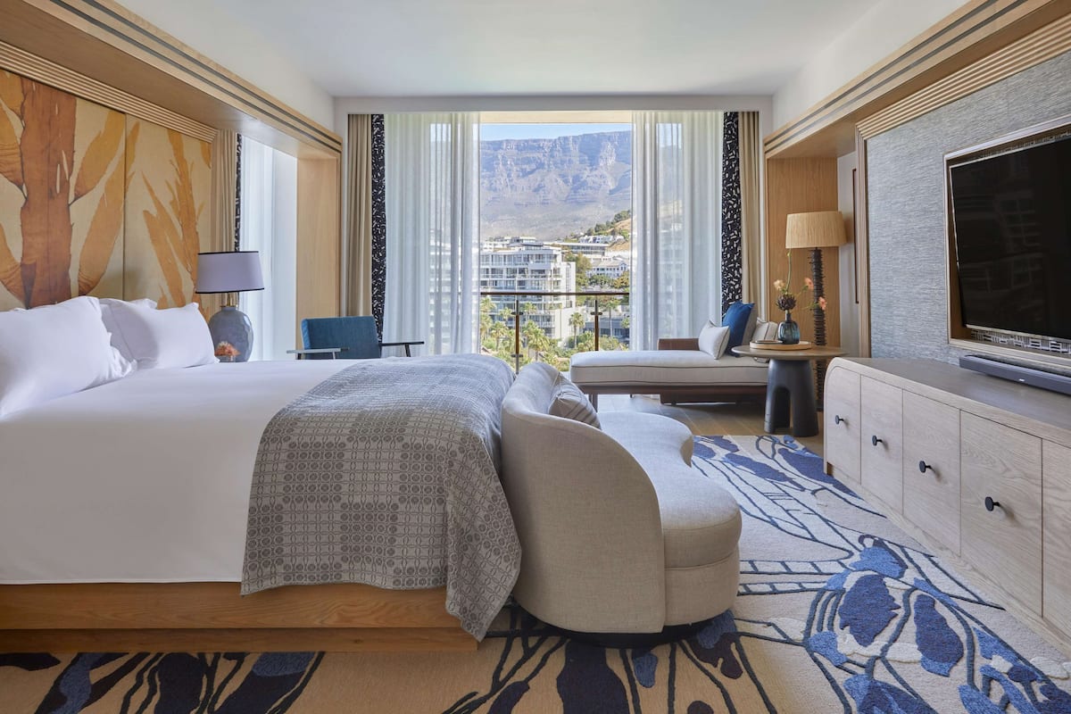 1 bedroom, premium bedding, down comforters, pillowtop beds