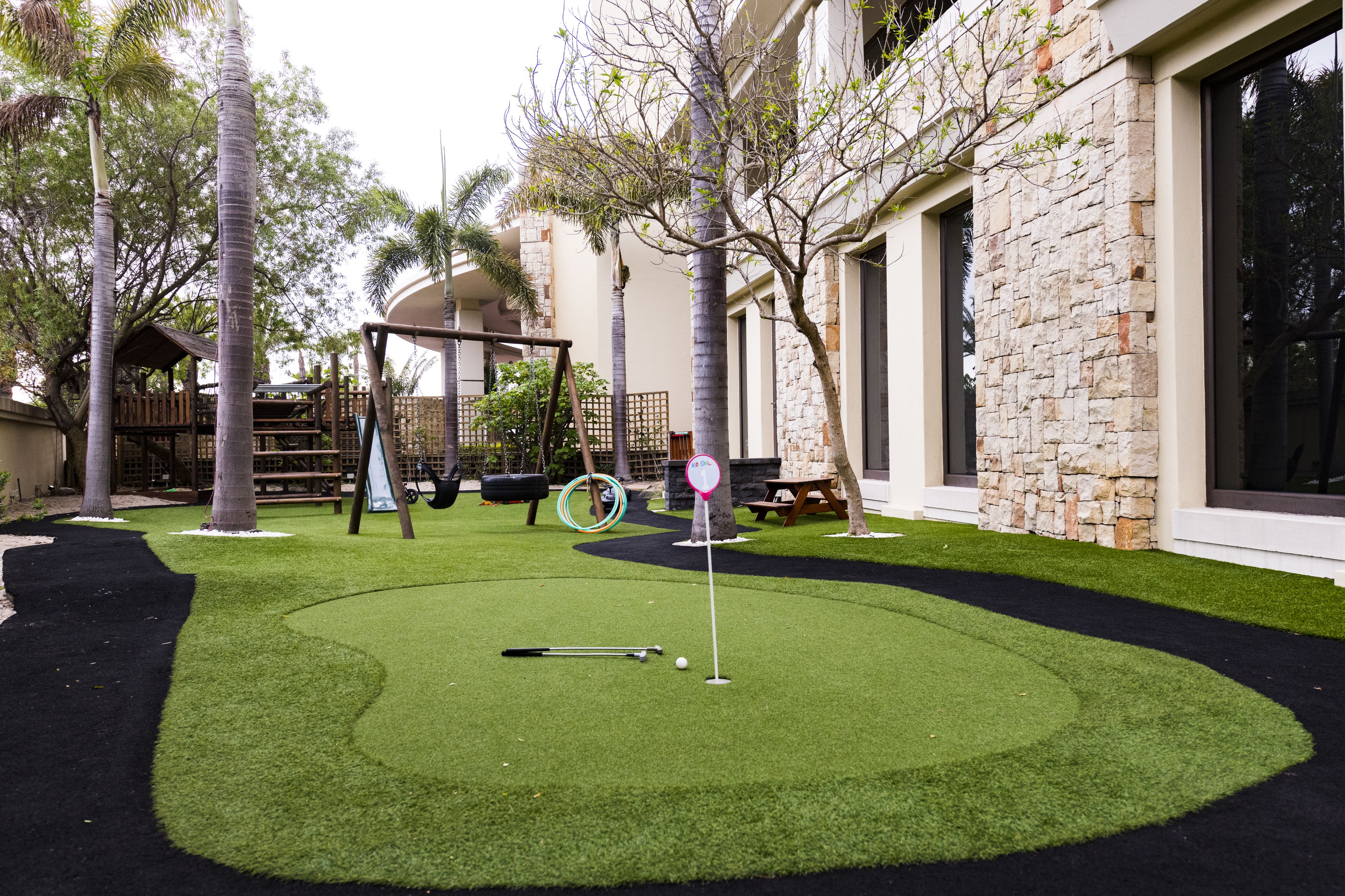 Children’s play area – outdoor