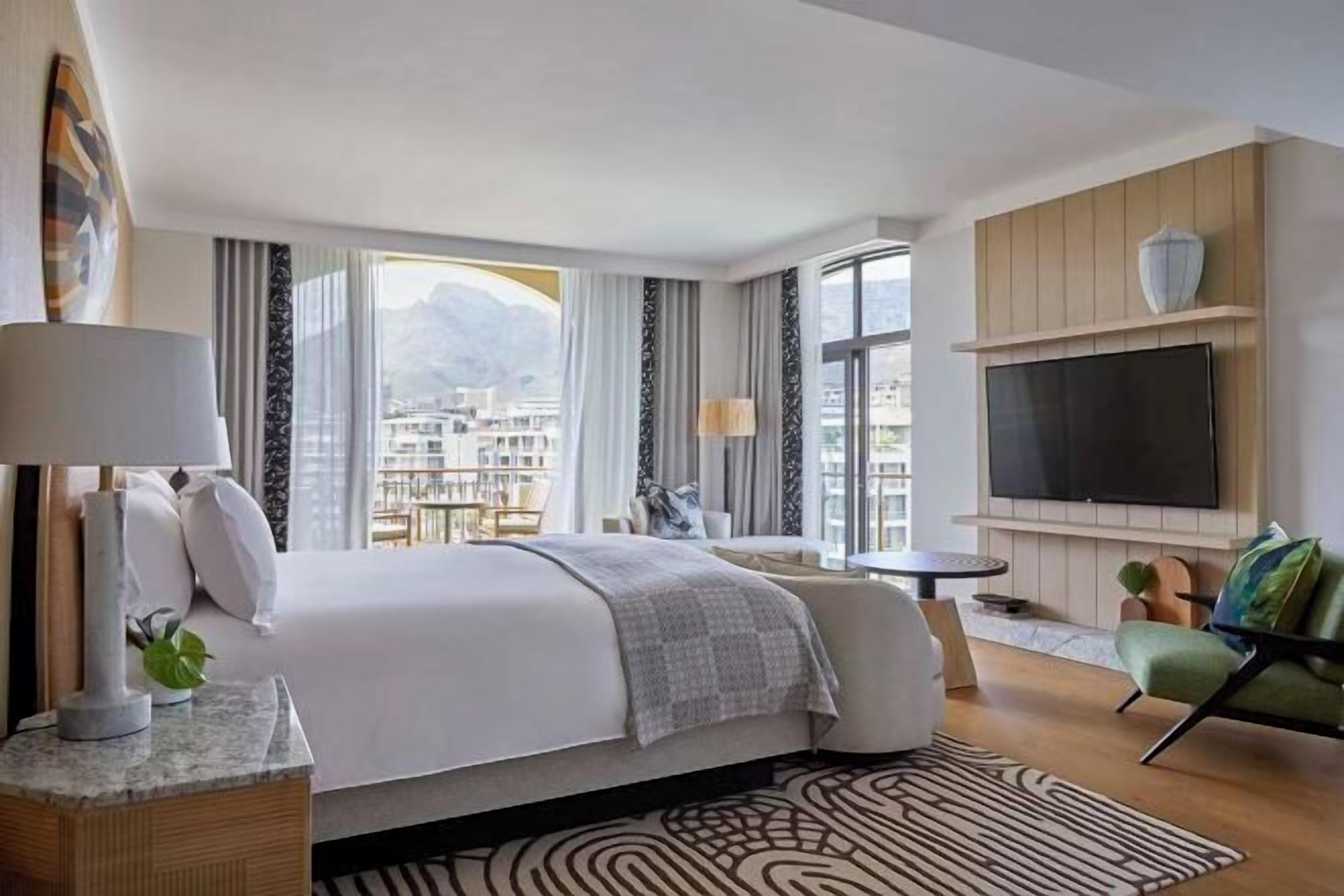 Premium bedding, down comforters, pillowtop beds, free minibar items
