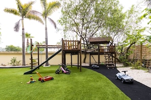 Außen-Kinderspielplatz