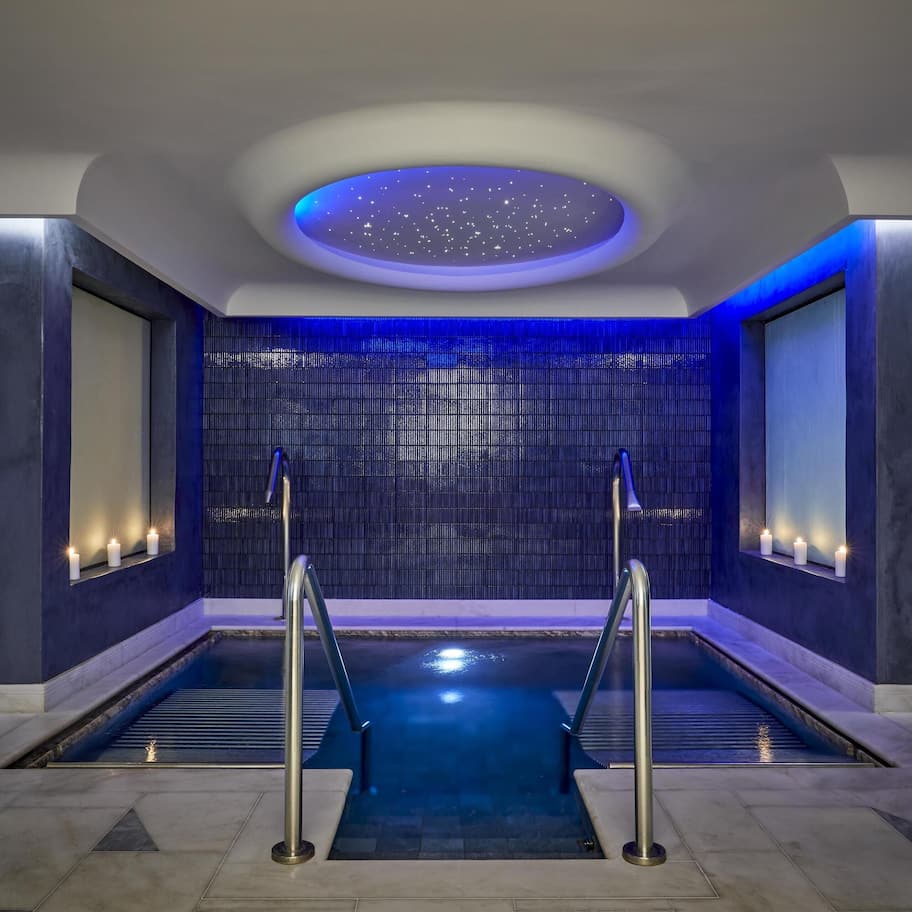 Couples treatment rooms, sauna, hot tub, steam room, hot springs