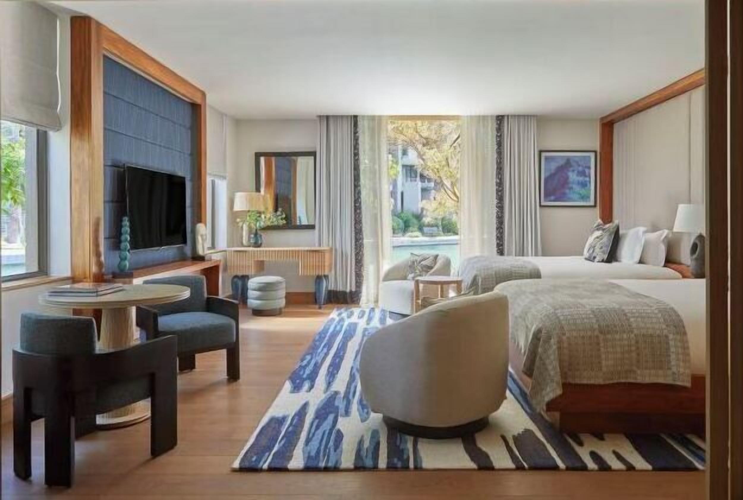 Premium bedding, down comforters, pillowtop beds, free minibar items