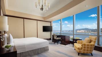 Phòng Premier, 1 giường cỡ king | Minibar, két bảo mật tại phòng, bàn, màn/rèm cản sáng