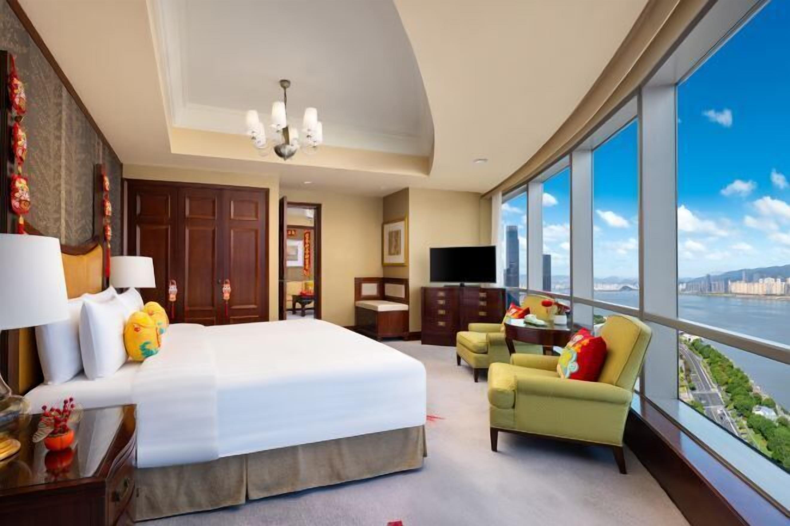 Minibar, safe på rommet, skrivebord og blendingsgardiner