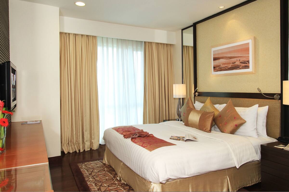 พรีเมียร์อพาร์ทเมนท์, 3 ห้องน อน | 1 ห้องนอน, มินิบาร์, ตู้นิรภัยในห้องพัก, โต๊ะทำงาน