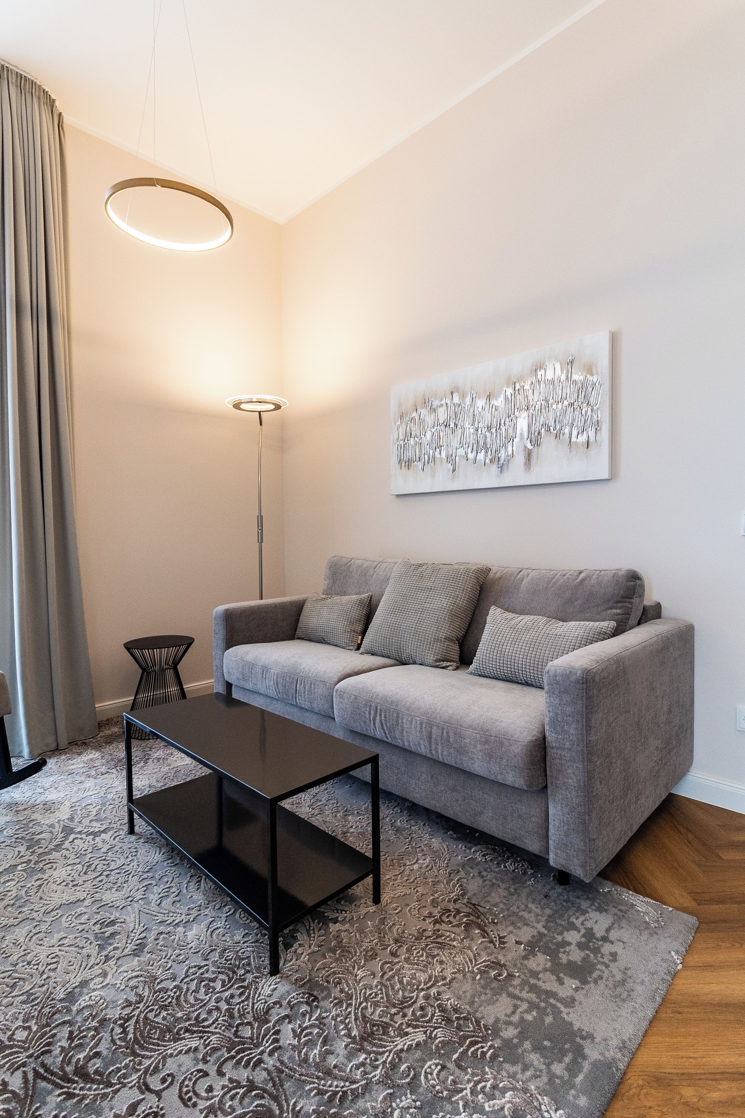 suite (garden villa, annex) | living area | flat-screen tv