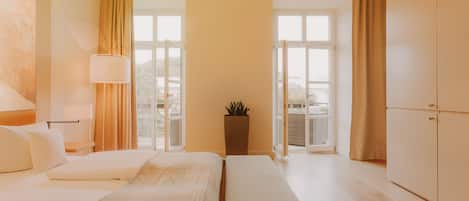 Suite | 1 bedroom, hypo-allergenic bedding, minibar, in-room safe