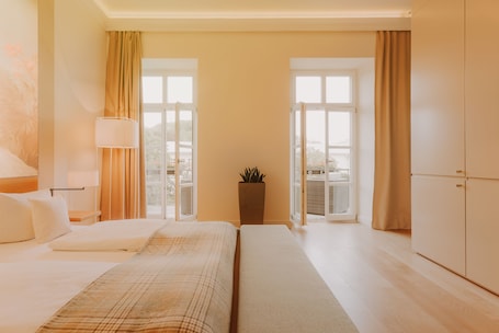 Suite | 1 bedroom, hypo-allergenic bedding, minibar, in-room safe