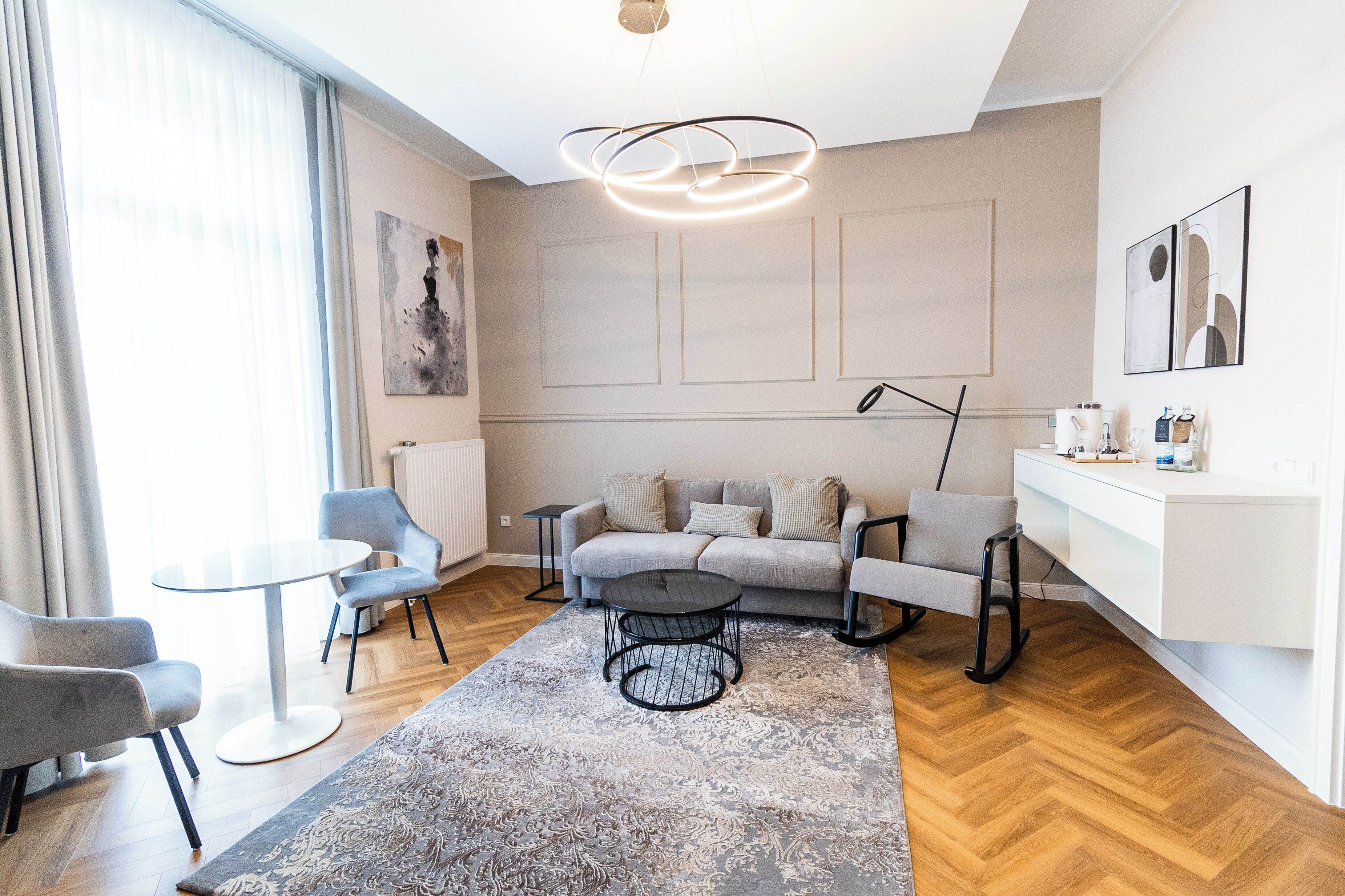 suite (garden villa, annex) | living area | flat-screen tv