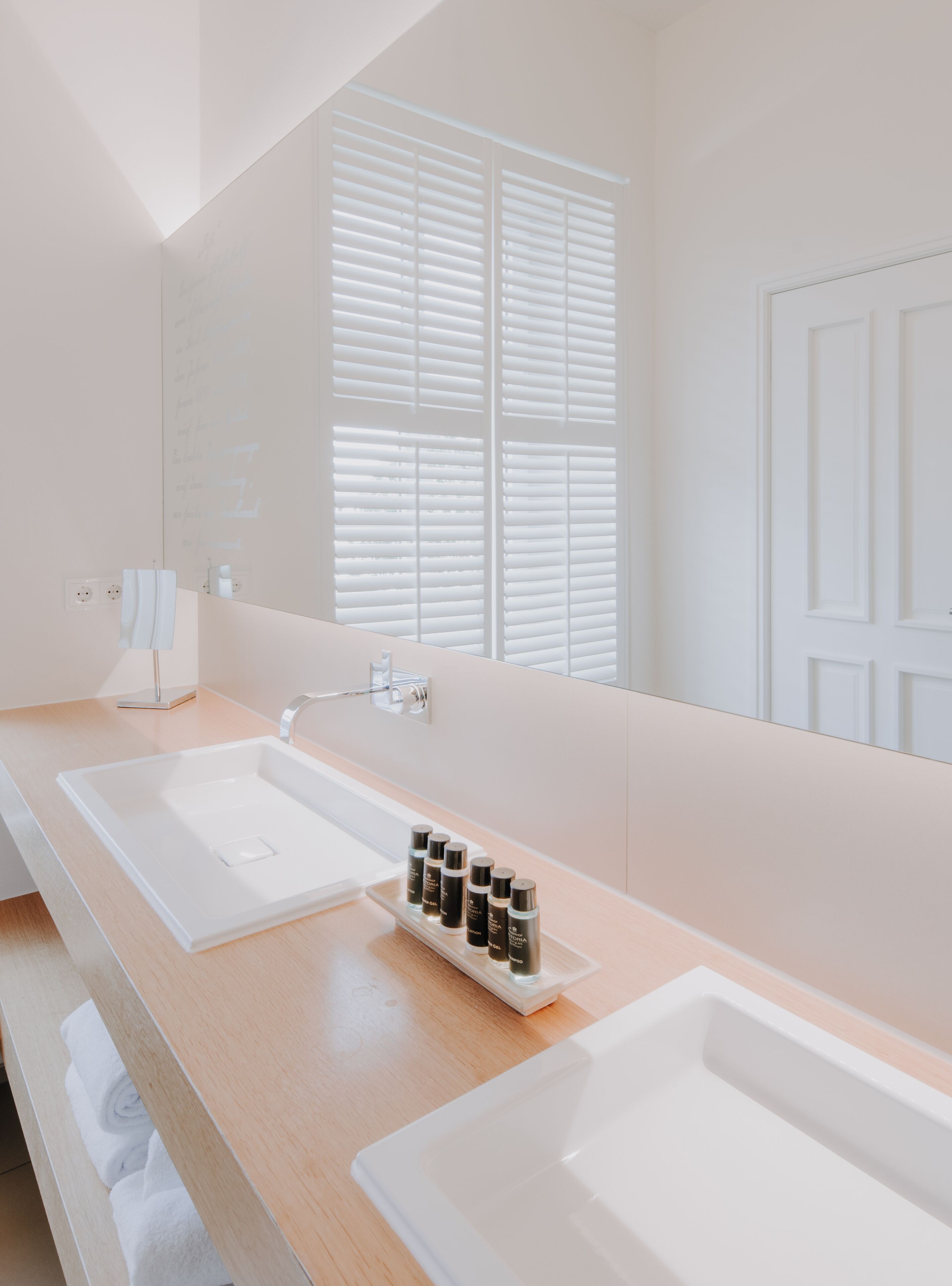 suite | bathroom | hair dryer, towels